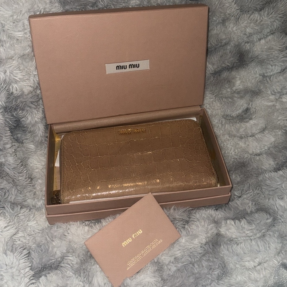 MIU MIU Wallet Gold
